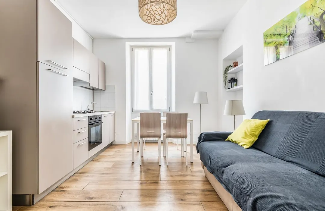 Stayeasy Fara12 - Central Station & Downtown Walking Distance-1